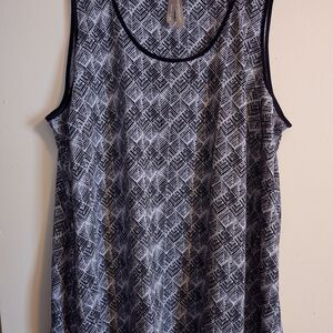 Black and White Patterned Women's Top